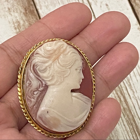 Vintage Unsigned Victorian Lady Cameo Brooch - Picture 11 of 12